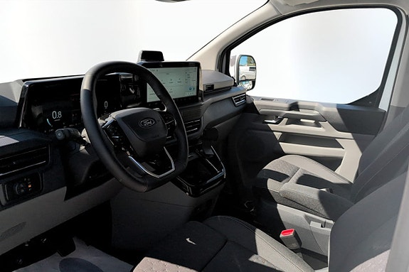 Ford Transit Custom 12 of 18