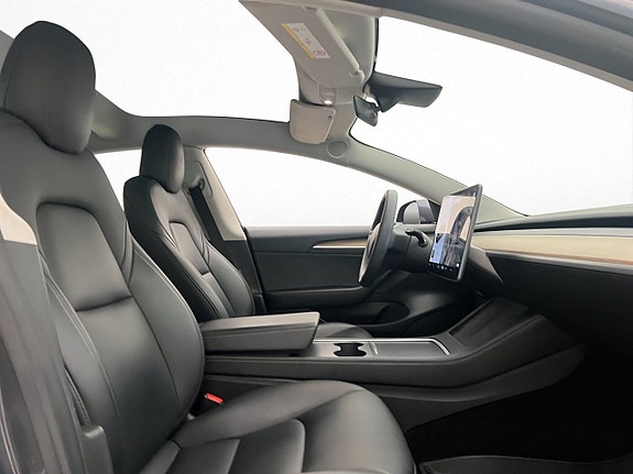 Tesla Model 3 15 of 30