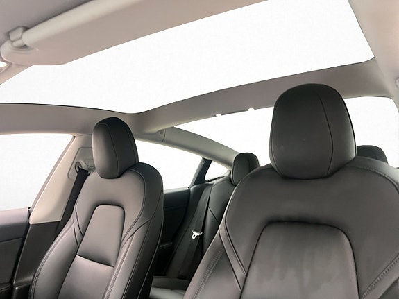 Tesla Model 3 18 of 30