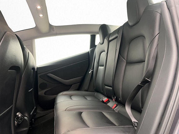 Tesla Model 3 17 of 30
