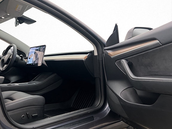 Tesla Model 3 16 of 30