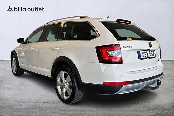 Skoda Octavia Scout 4 of 5
