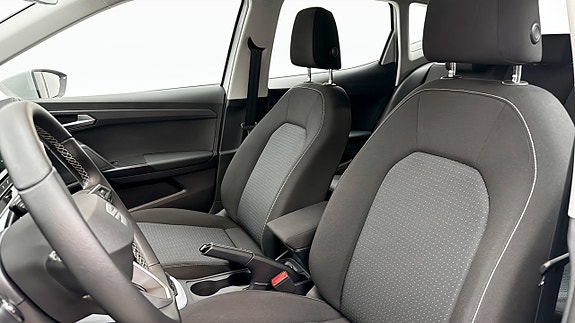 Seat Arona 8 of 18