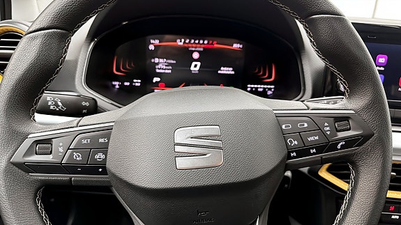 Seat Arona 17 of 18