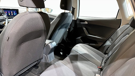 Seat Arona 11 of 18