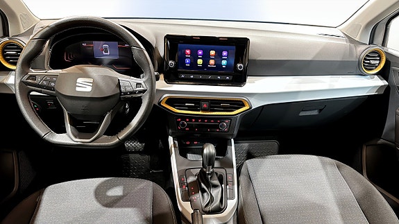 Seat Arona 10 of 18