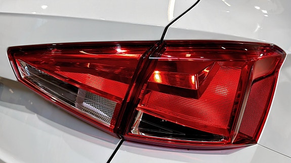 Seat Arona 13 of 18