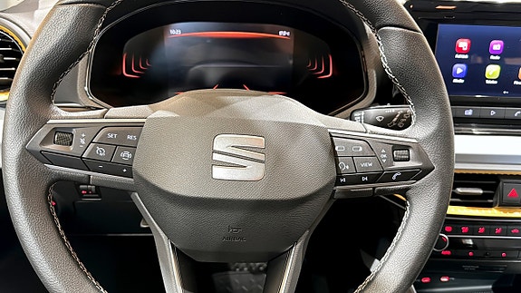 Seat Arona 14 of 18