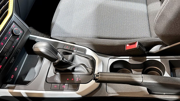 Seat Arona 17 of 18