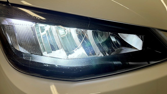 Seat Arona 13 of 20