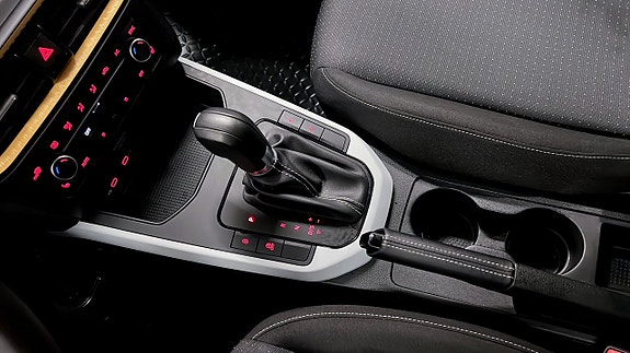 Seat Arona 15 of 20