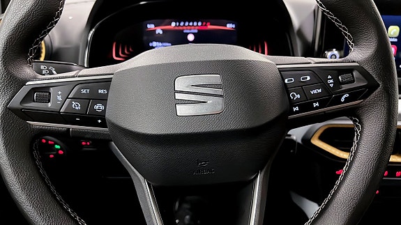 Seat Arona 17 of 20