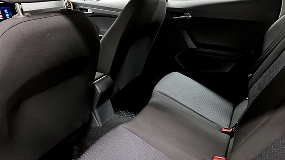 Seat Arona 11 of 20