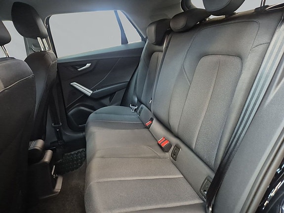 Audi Q2 4 of 5