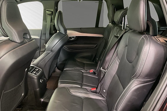 Volvo XC90 8 of 30