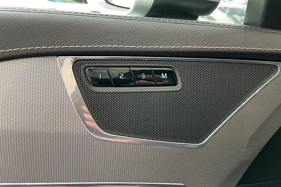 Volvo XC90 20 of 30