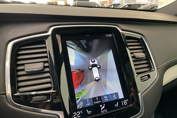 Volvo XC90 30 of 30
