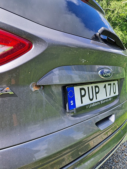 Ford Kuga 2 of 3