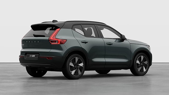 Volvo EX40 8 of 27