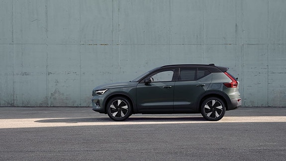 Volvo EX40 10 of 27