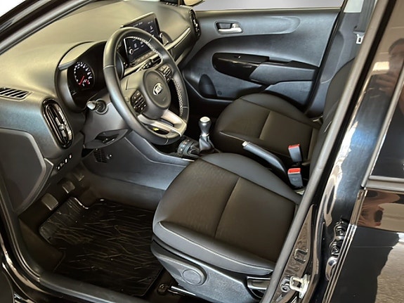 Kia Picanto 8 of 15