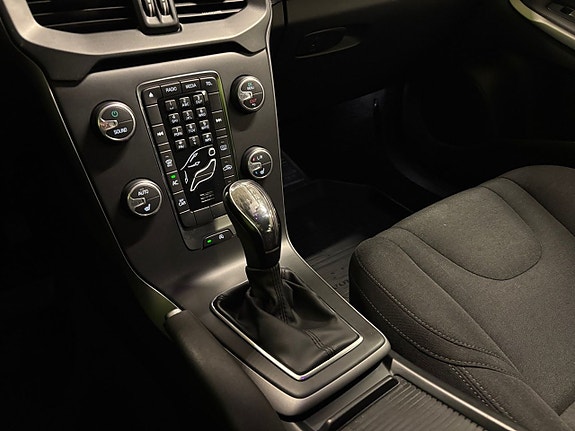 Volvo V40 10 of 23