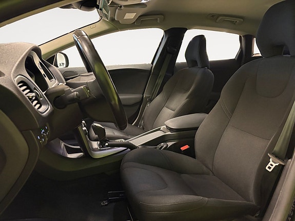 Volvo V40 8 of 23