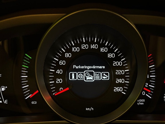 Volvo V40 18 of 23