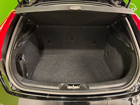 Volvo V40 15 of 23