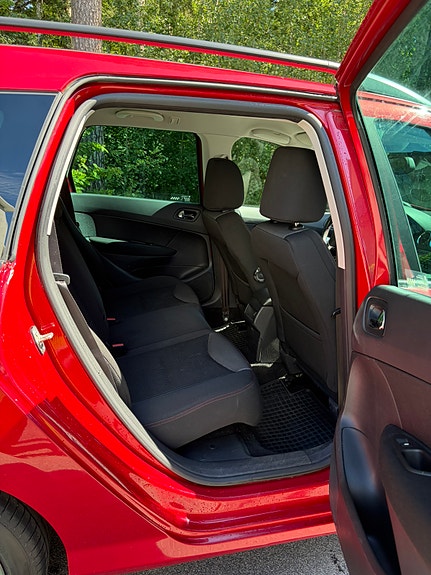 Peugeot 308 SW 5 of 5