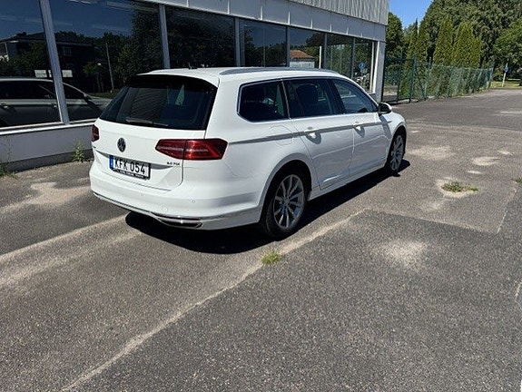 Volkswagen Passat 5 of 5