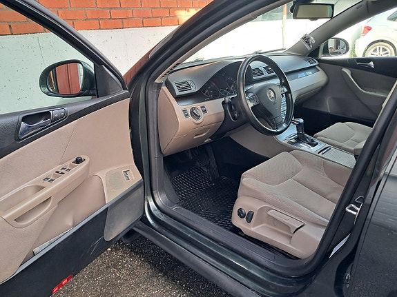 Volkswagen Passat 15 of 15