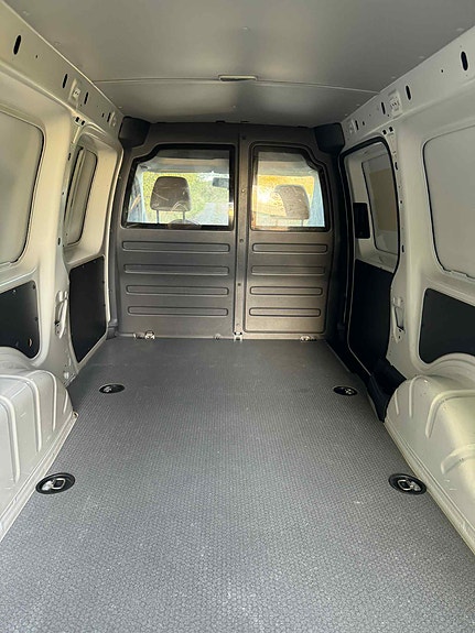 Volkswagen Caddy Maxi 4 of 5