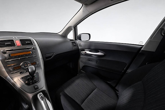 Toyota Auris 19 of 21