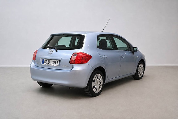 Toyota Auris 6 of 21
