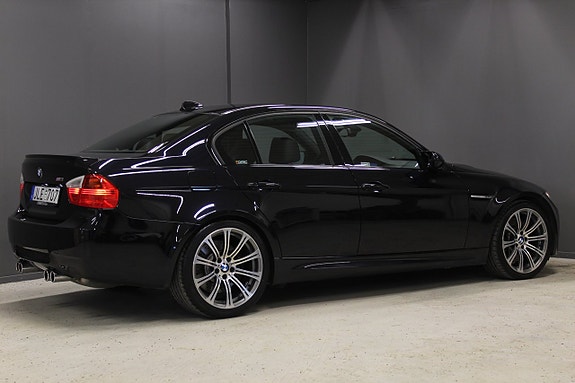 BMW M3 5 of 5