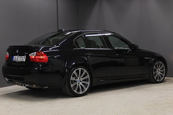 BMW M3 4 of 5