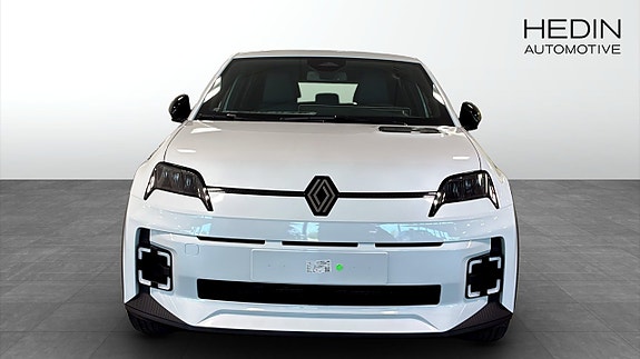 Renault 5 E-Tech 8 of 9