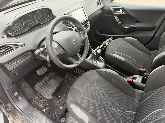 Peugeot 208 5 of 5