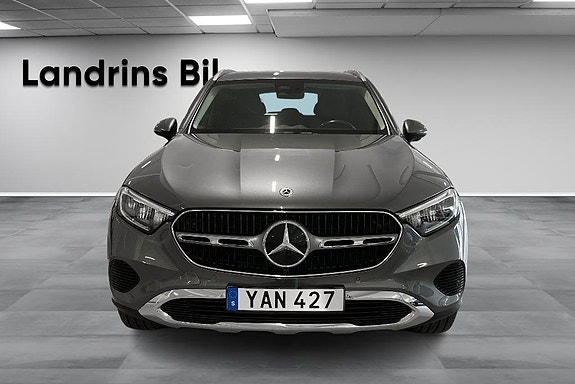 Mercedes-Benz GLC220 d 2 of 5