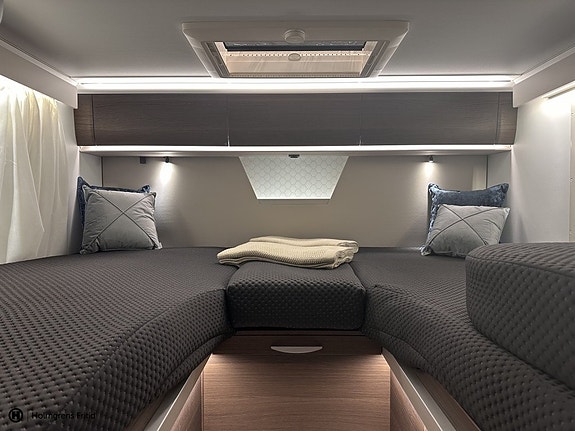 Adria Matrix Supreme 670SL 9 of 12