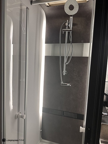Adria Matrix Supreme 670SL 8 of 12