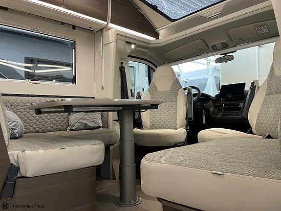 Adria Matrix Supreme 670SL 6 of 15