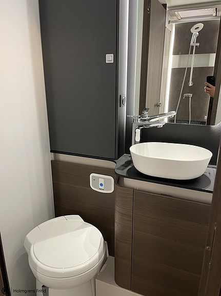 Adria Matrix Supreme 670SL 13 of 15