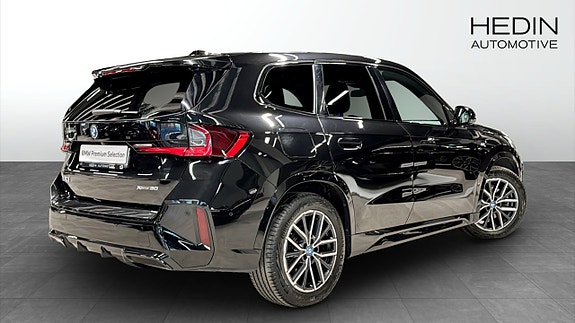 BMW iX1 2 of 10