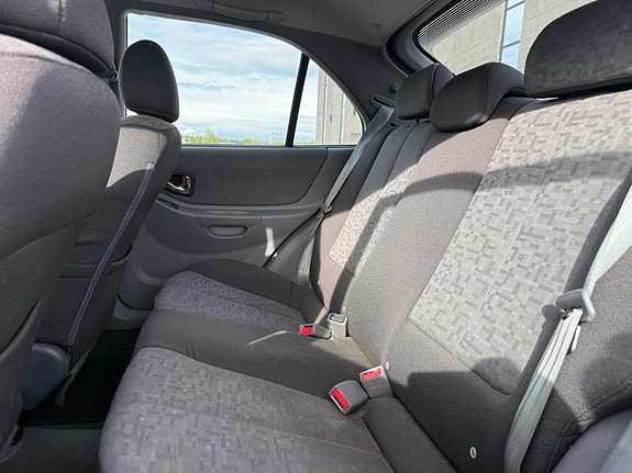 Hyundai Accent 13 of 17