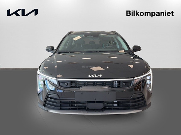 Kia K4 2 of 5