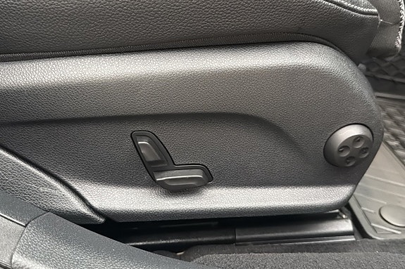 Mercedes-Benz E220 14 of 30