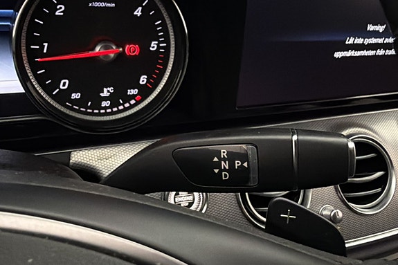 Mercedes-Benz E220 26 of 30