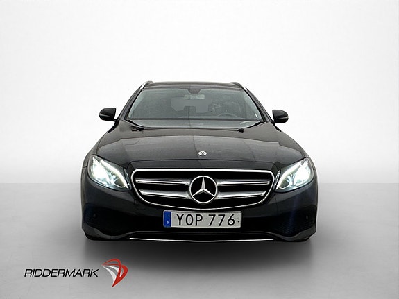 Mercedes-Benz E220 2 of 5